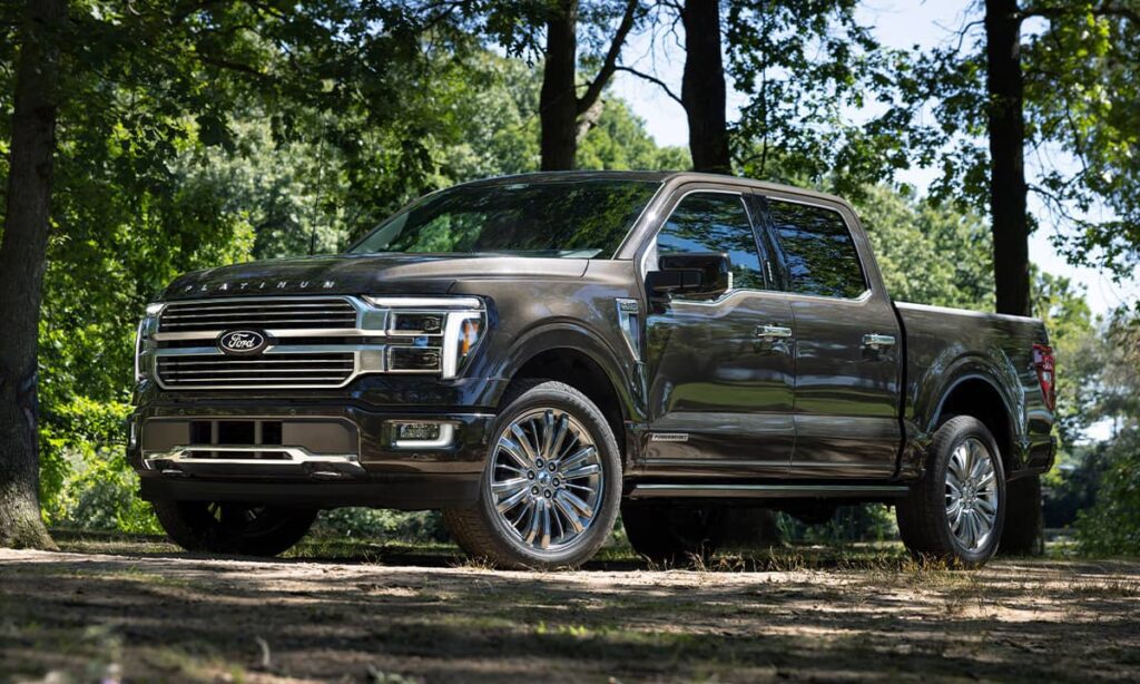 Ford F-150 offering 12,200 lbs towing capacity and lightweight aluminum body