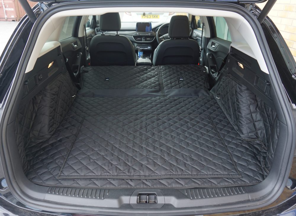 Ford Focus Estate boot - 575 liters of space, perfect for big dogs