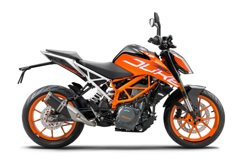 KTM 390 Duke - A unique option for beginners looking for an agile and fun motorcycle.